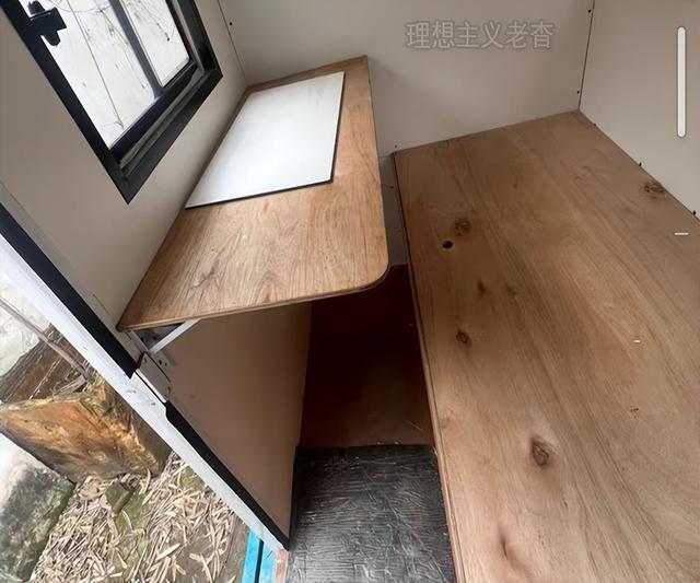 采用背驮房箱模式一样开启长途自驾游AG真人中国牛人低成本打造三轮房车(图2)