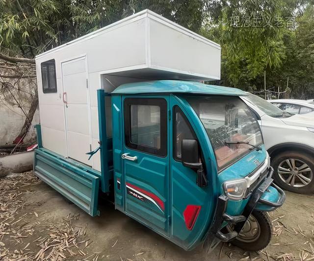 采用背驮房箱模式一样开启长途自驾游AG真人中国牛人低成本打造三轮房车(图5)