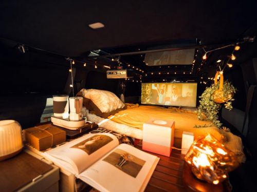 智趣烈马登场满足你对户外的一切想象AG真人网“升顶露营第一车”福特(图4)