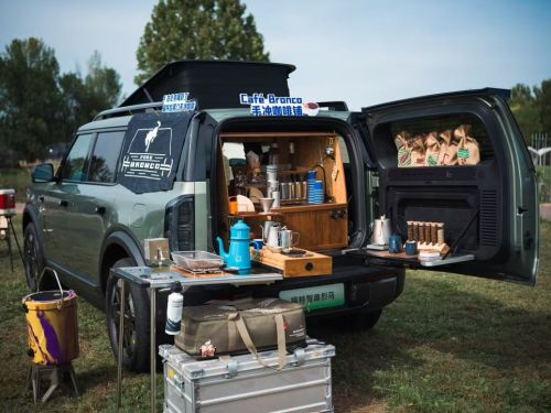 智趣烈马登场满足你对户外的一切想象AG真人网“升顶露营第一车”福特(图1)