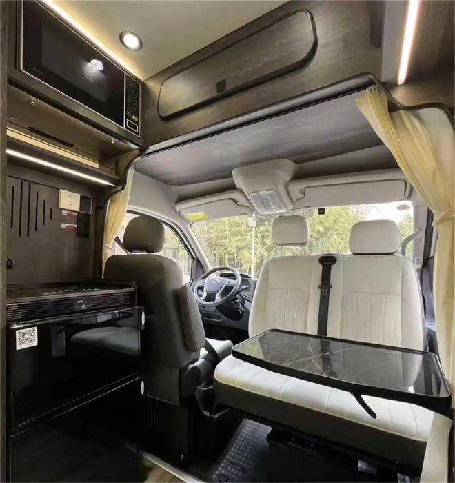 板！蓝牌C照开着走满配生活不打折AG真人试玩平台20万级房车天花(图3)